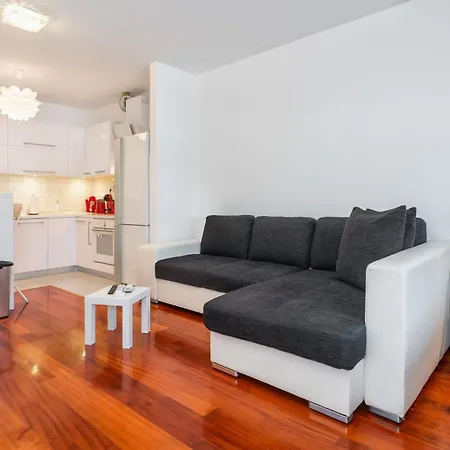 Apartment Sole Split, Firule